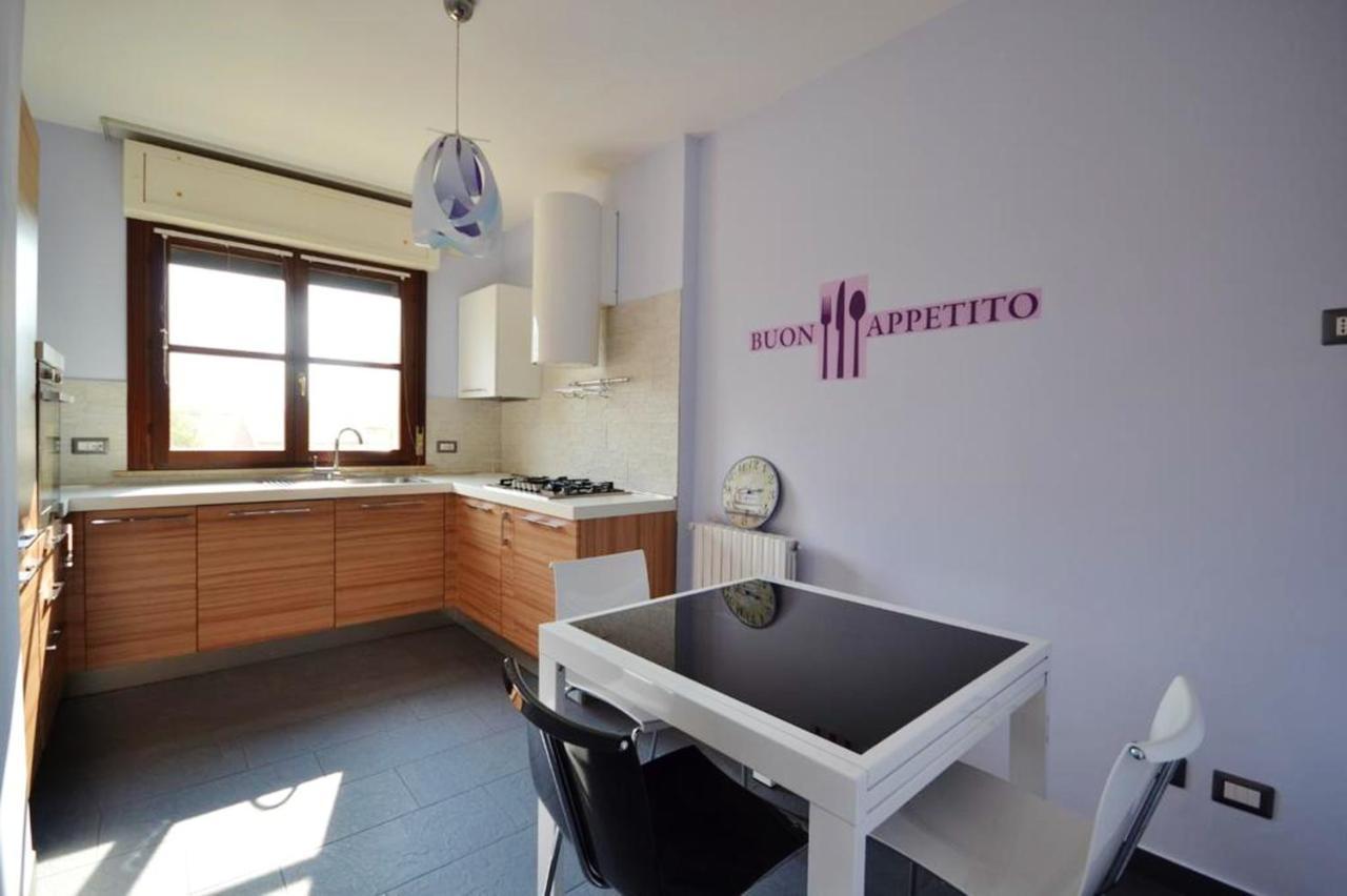 Charming Flat In Vercelli - 50 Sqm - Cosy Balcony. Apartamento Exterior foto