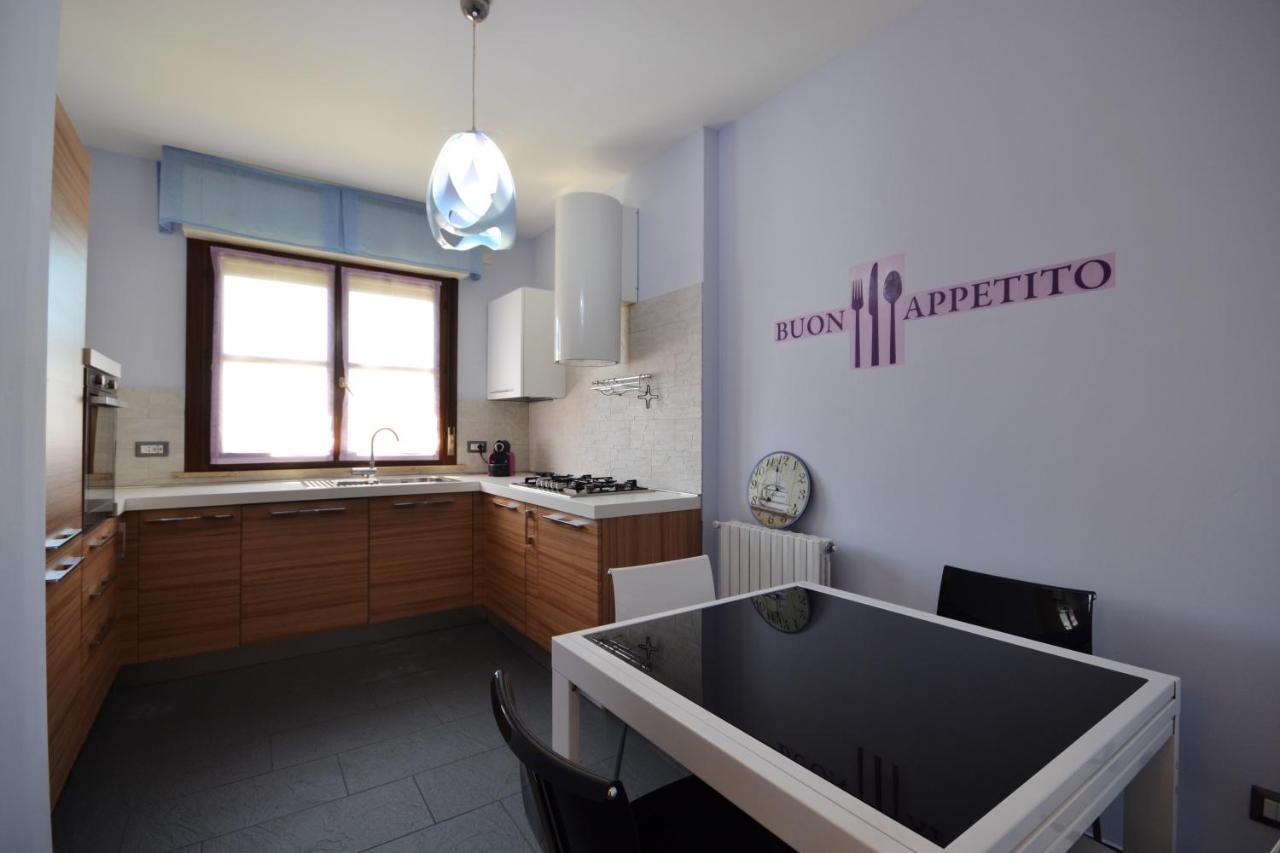 Charming Flat In Vercelli - 50 Sqm - Cosy Balcony. Apartamento Exterior foto