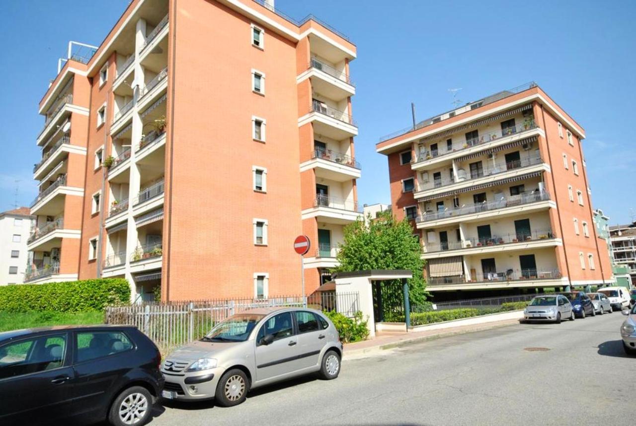 Charming Flat In Vercelli - 50 Sqm - Cosy Balcony. Apartamento Exterior foto